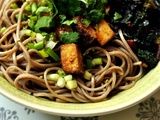 Nouilles soba, tofu caramélisé et blettes rouges