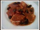 Tranches de poisson sauce tomate et olives noires