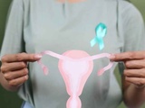Symptômes du cancer de l’ovaire chez la femme : les signes à connaître