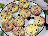 Petits flans aux raisins noirs