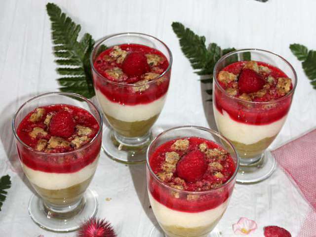 Mousse au fromage et framboises en verrine - Les recettes de Caty