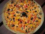 Tortizza ou pizza tortilla aux champignons et poivrons