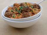 Spaghetti with kafta meatballs