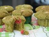 Muffins au thé vert Matcha, chocolat blanc et framboises d’Eva