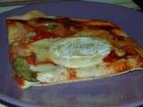 Pizza tomate, mozzarella et fromage de chèvre de Clotilde
