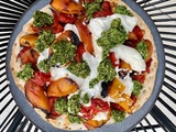 Pizza “Bianca” aux Nectarines rôties, Tomates confites et Psto Maison