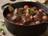 Boeuf bourguignon mariné la veille : un classique français revisité