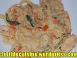 Ramens aux crevettes et petits légumes sauce satay