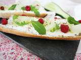Tartines fromage frais, framboises, concombre