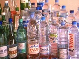 L’eau en bouteille contient plus de 24 000 produits chimiques, y compris des perturbateurs endocriniens