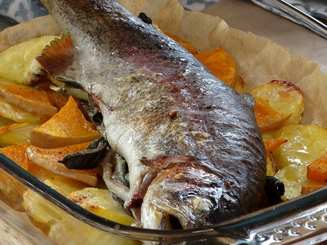 Recette Truite Entière Au Four Pomme De Terre Recettes de Truites de CommonCook