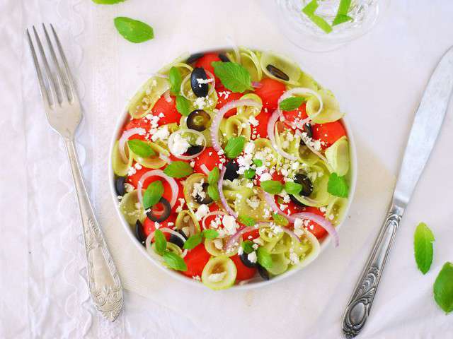 Salade Grecque (tomate, concombre, olive, fêta) - La Cuisine d'Adeline