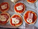 Cette fois pizza Hello Kitty parce que je pars au #Japon avec la compagnie