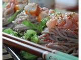 Salade soba aux crevettes & surimi