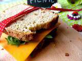 Sandwich anglais cheddar et chutney d'oignons rouges, pain complet maison { et verrines de crème de pomelos) - Foodista Challenge #7 : les pique-niques