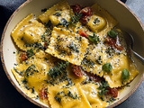 Creamy Tuscan Garlic Ravioli Recipe with Savory Spinach Sauce