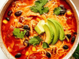 High Protein White Chicken Chili: Quick Creamy Recipe with Beans and Veggies