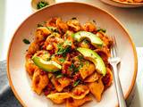 One Pot Cheesy Taco Pasta Recipe for Quick and Tasty Meals