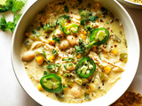 White Chicken Chili Recipe with Creamy Texture and Bold Flavors