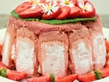 Charlotte express aux fraises et biscuits roses de reims