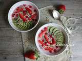 Smoothie bowl aux fraises