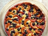 Tarte crémeuse aux abricots et myrtilles