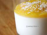 Panna cotta au lait de coco et coulis de mangue