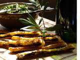 Brindilles a la tapenade d’olives accompagnees de son chevre frais a la ciboulette