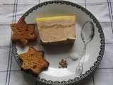 Foie gras mi-cuit pommes caramélisées panure de pain d'épices