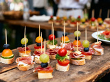 Mini brochettes apéritives sans cuisson : 7 idées savoureuses