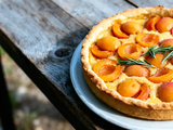 Tarte aux abricots et romarin : Une recette facile à essayer