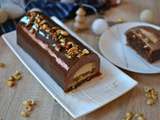 Bûche chocolat – caramel – cacahuète, façon Snickers : la recette maison