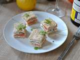 Mini-sandwich saumon fumé et fromage frais aux herbes : recette pour un apéro festif