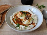 Œufs à la turque ou çılbır : la recette des oeufs au beurre parfumé