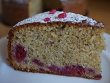 Cake moelleux à la pistache et aux framboises