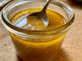 Vinaigrette miel et moutarde à l’ancienne : mon émulsion magique passe-partout