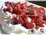 Pavlova fraise et groseilles