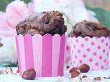 Muffins aux framboises, pépites de chocolat & noisettes grillées
