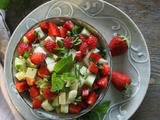 Salade de chou rave aux fraises et à la menthe