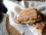Grilled Cheese au Maroilles, moutarde et tomate