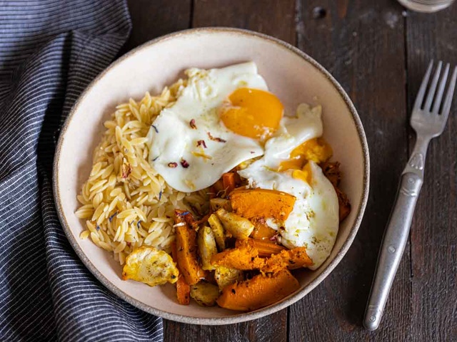 Salade de pâtes Orzo aux légumes d'été - NUAGE DE LAIT