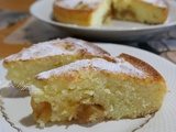 Cake moelleux aux pêches blanches - banane - amandes et skyr- gâteau fruité pour desserts et goûters