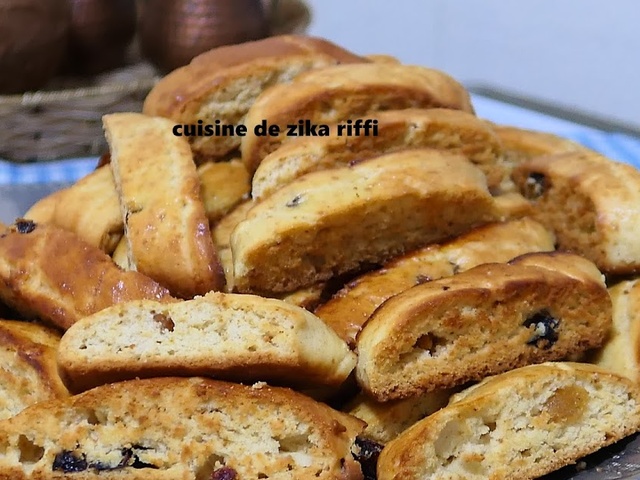 Biscuits el mohguen, gâteaux secs Algériens à la douille ( Halwet el  lambout ) - Cuisine De Zika