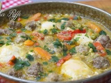 Kefta- plat de boulettes aux œufs- petits pois - carottes et poivrons rouges