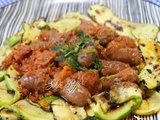 Merguez à la fondue de tomates sur lit de courgettes grillées