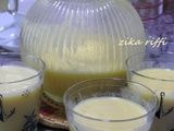 Milk-shake banane-pomme au miel et yaourt nature