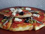 Pizza aux anchois - mozzarella et tomates fraîches
