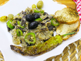 Salade d'aubergines au piment vert- vinaigrette à l'ail et pain grillés à la flamme