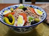 Salade de riz complete et saine au thon et legumes