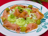 Salade fraîche de saumon fumé aux concombres et skyr á l'aneth au citron